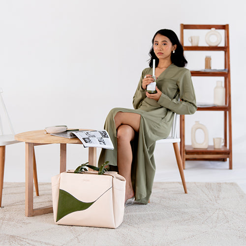 929 Tote
